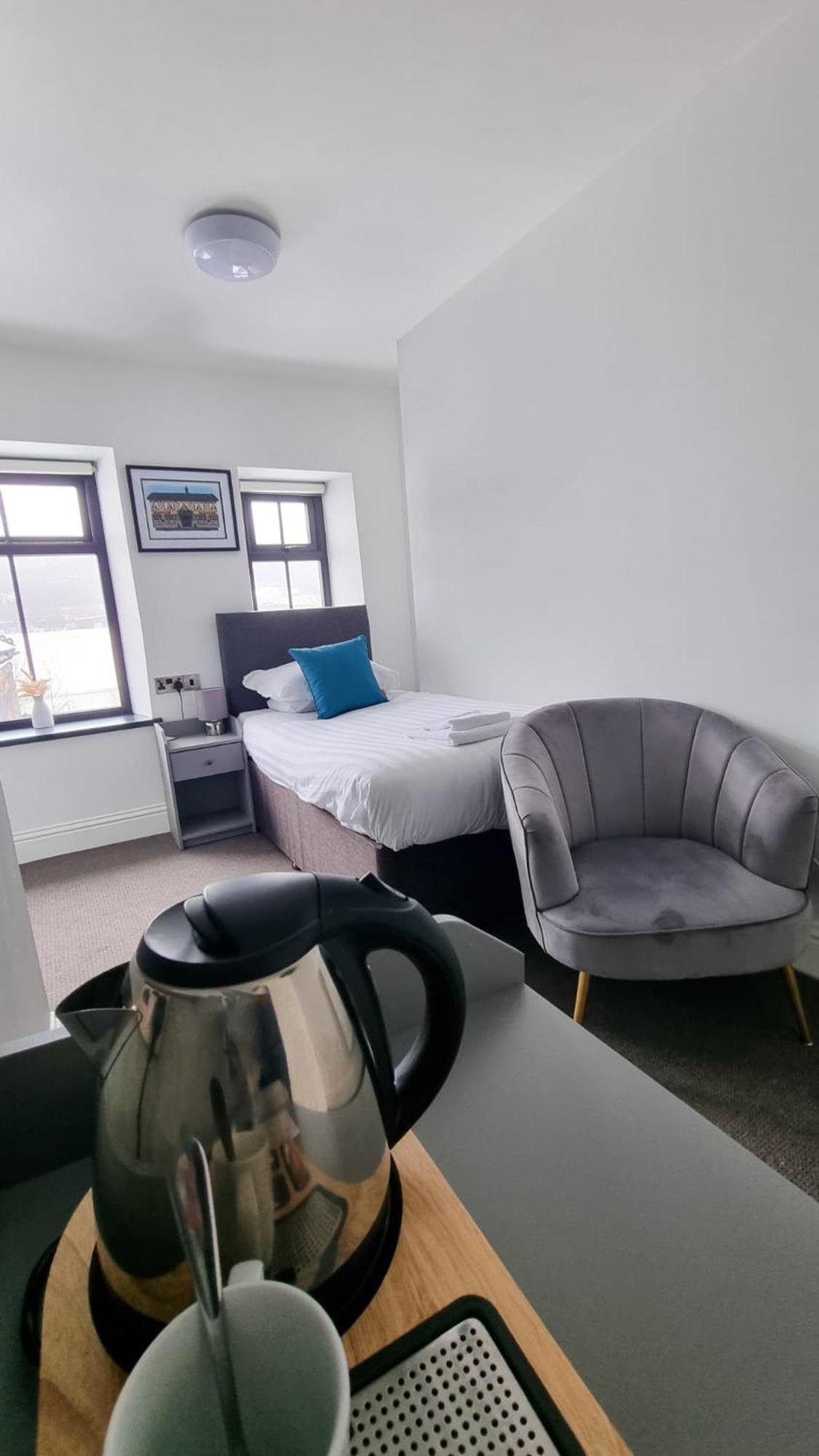 The Friendship Hotel Stocksbridge  Dış mekan fotoğraf